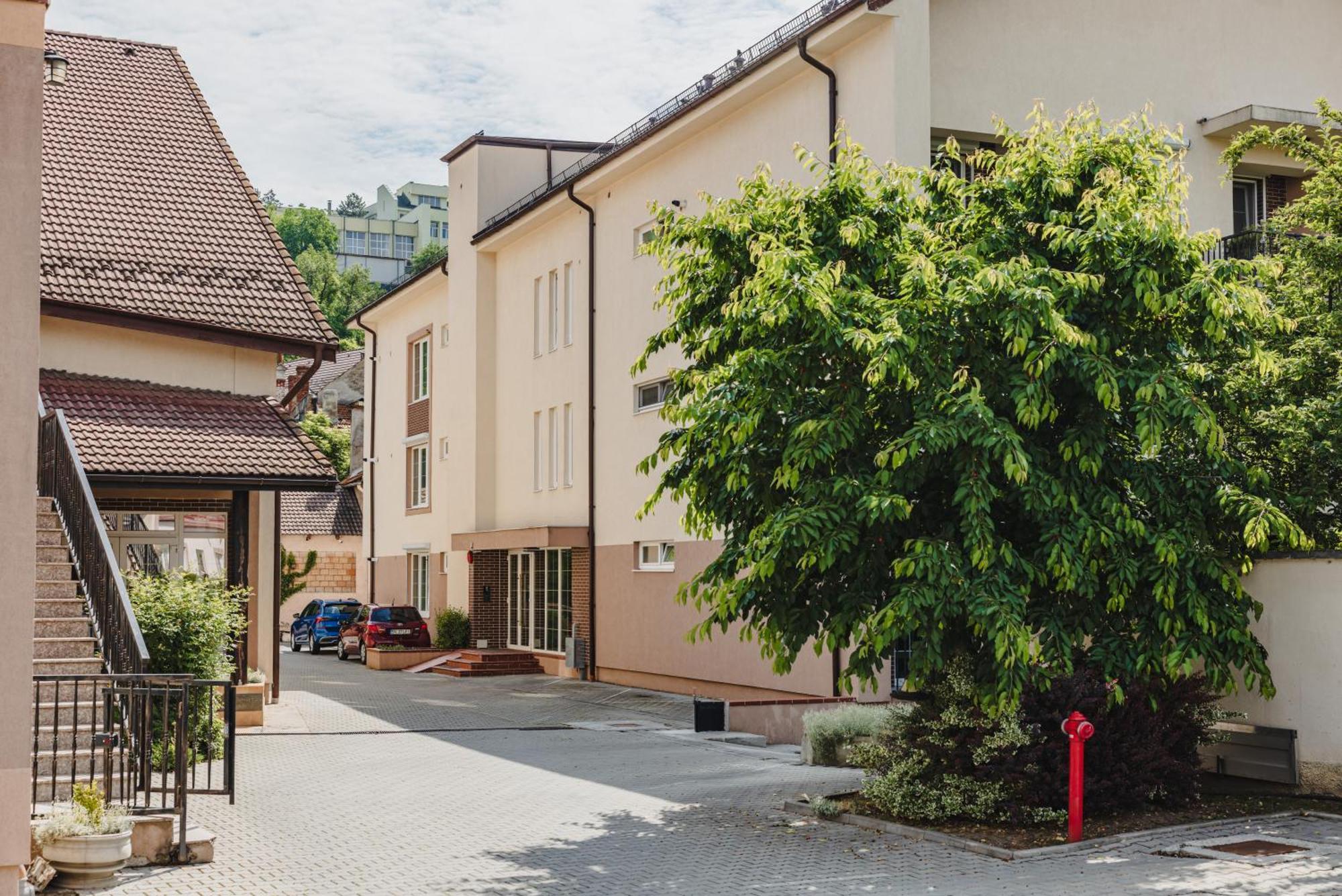 Schiller Apartment 57 - Free Private Parking Brasov Exterior photo